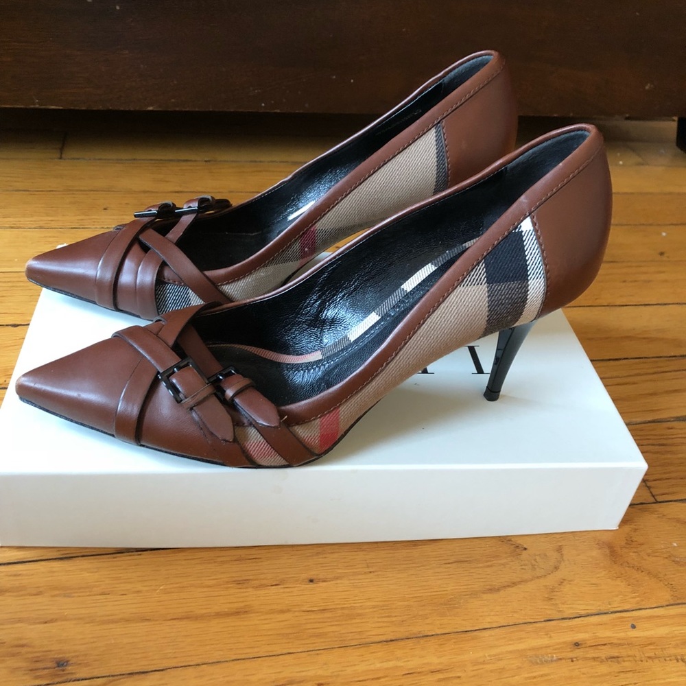Burberry Brown Leather & Check Canvas Buckle Pumps